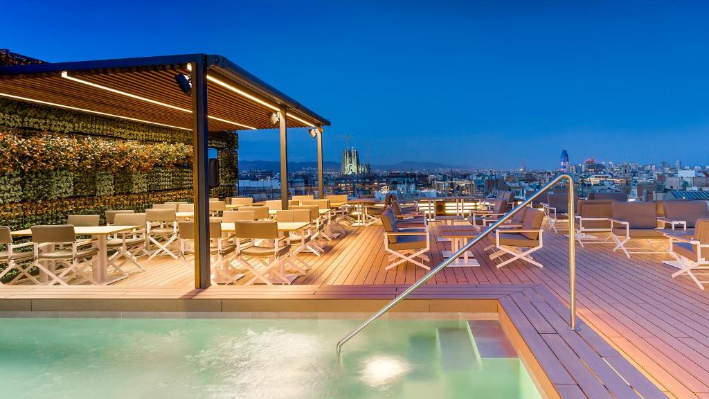 hotel con piscina en barcelona